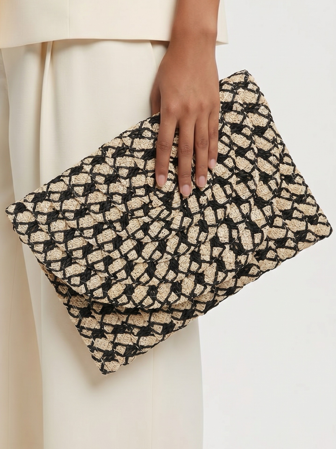 Raffia Geo Clutch